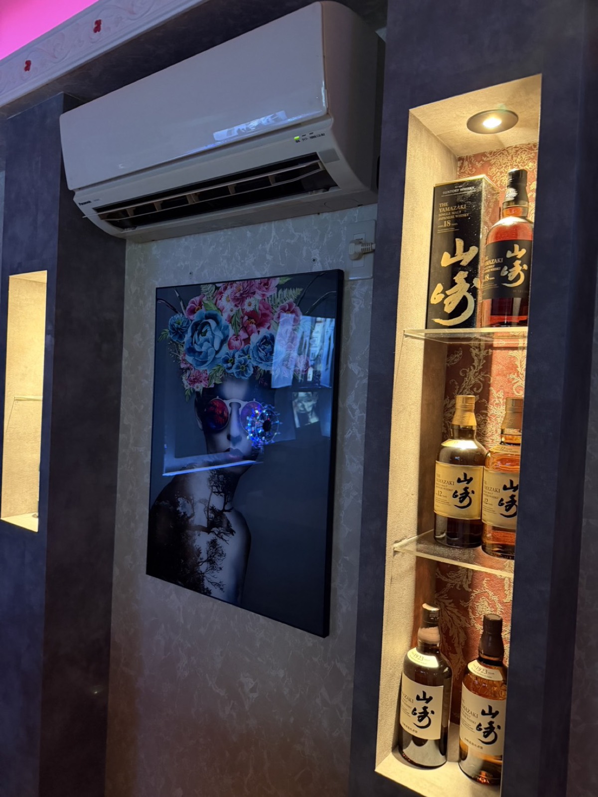 ダーツも楽しめる店内